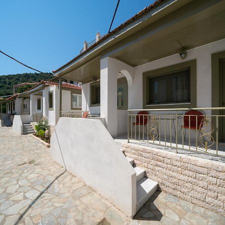Makis Village-Apartments Agia Efimia Exteriör bild