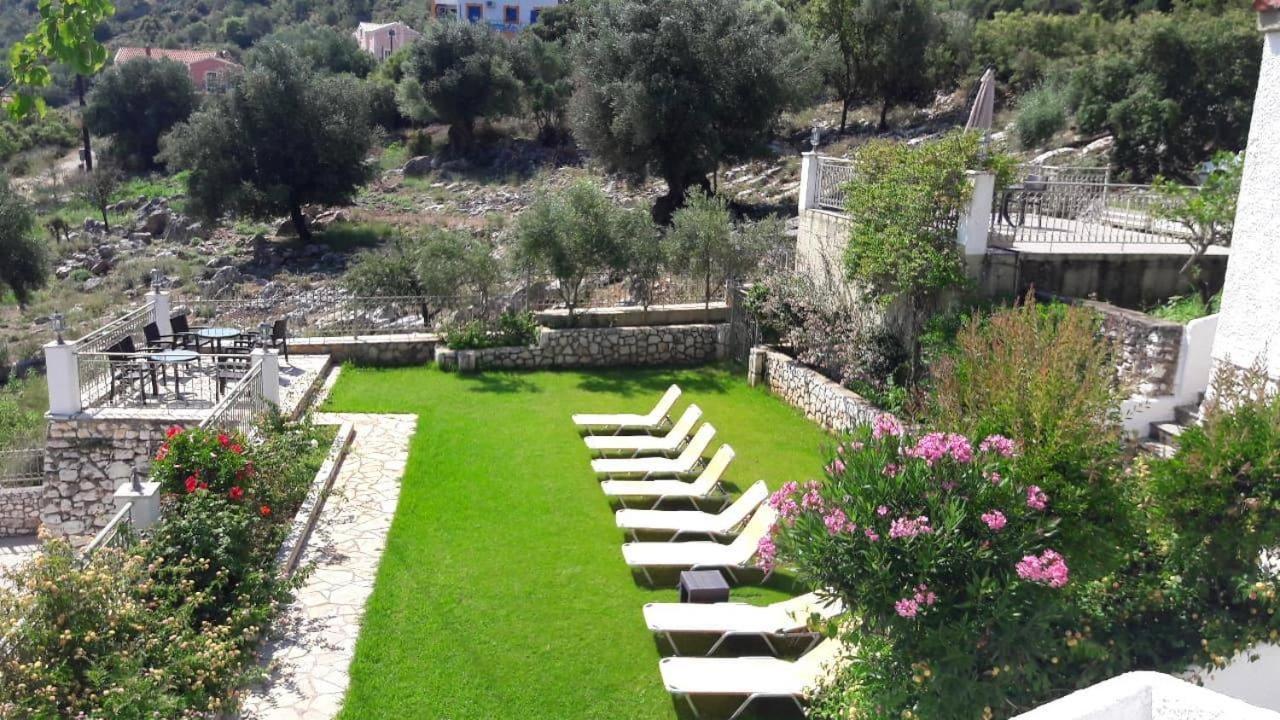 Makis Village-Apartments Agia Efimia Exteriör bild