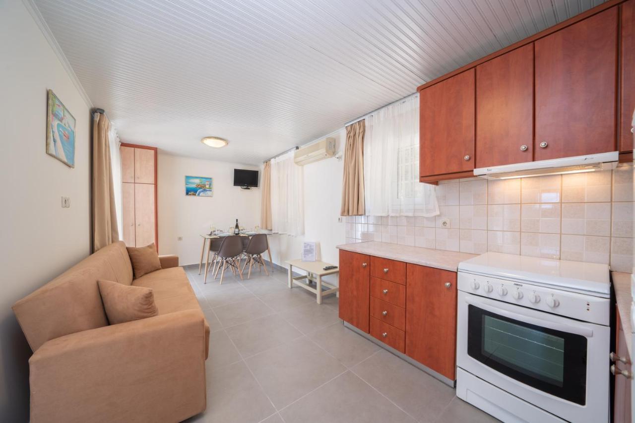 Makis Village-Apartments Agia Efimia Exteriör bild