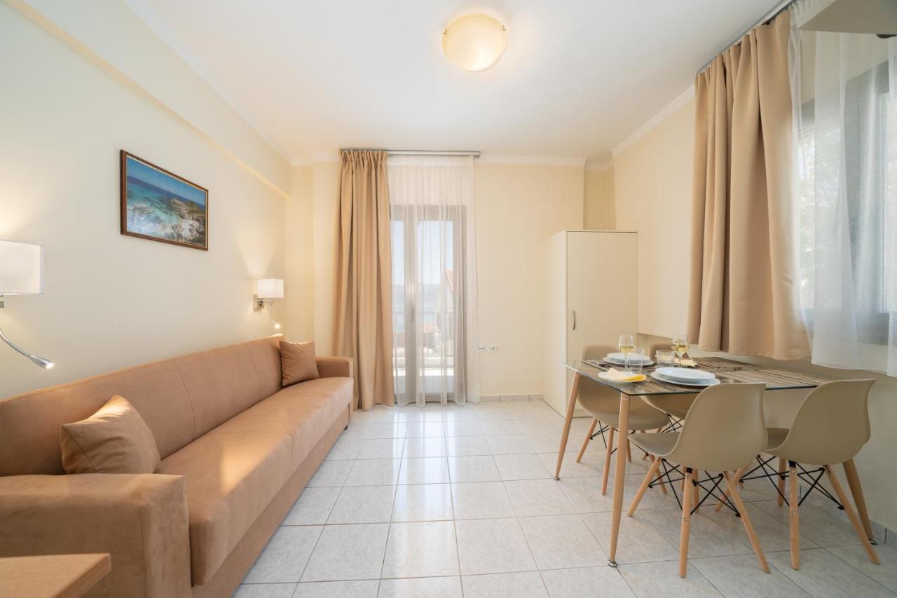Makis Village-Apartments Agia Efimia Exteriör bild