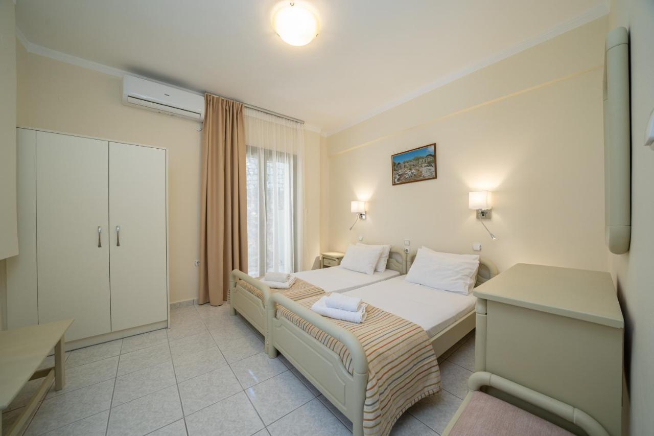 Makis Village-Apartments Agia Efimia Exteriör bild