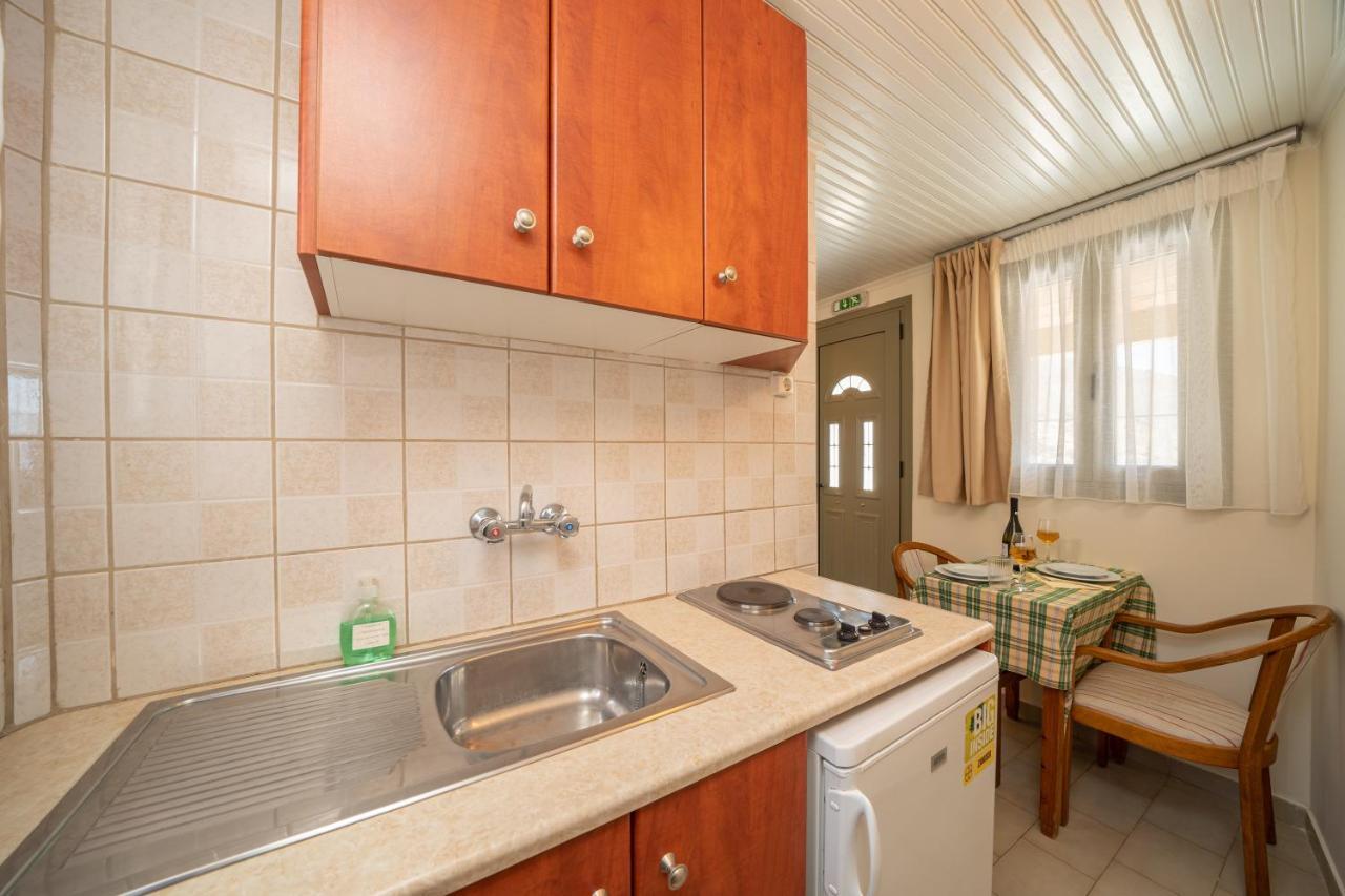 Makis Village-Apartments Agia Efimia Exteriör bild