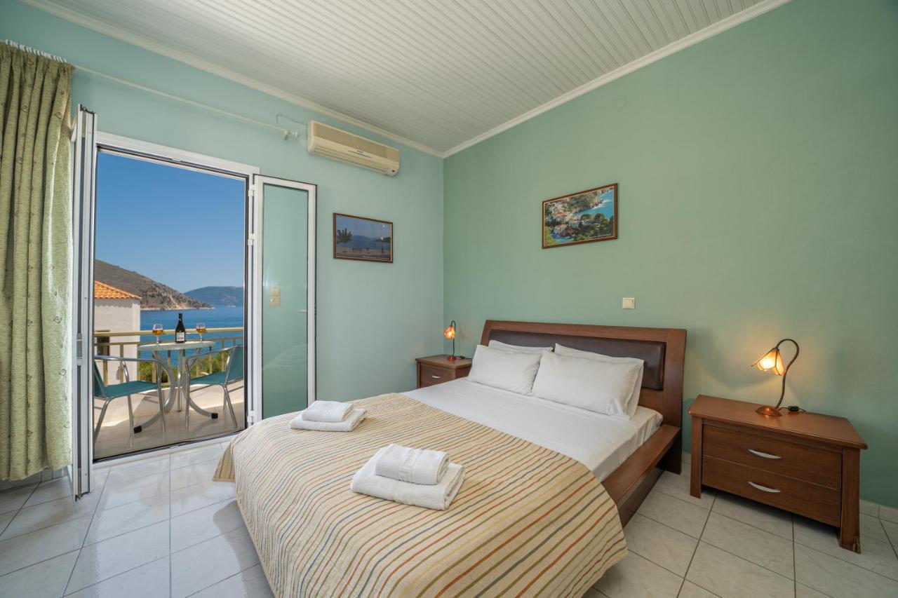 Makis Village-Apartments Agia Efimia Exteriör bild